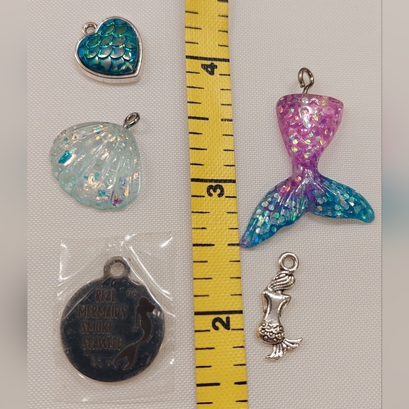 ALL Jewelry Making Supplies, mermaids,shells, mermaid hearts, 49 pcs. - Picture 9 of 9